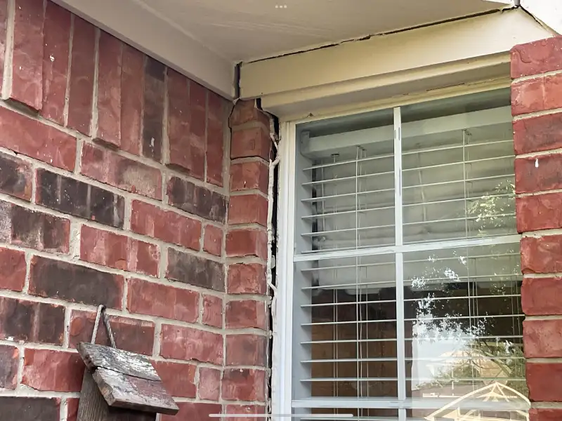 Signs-That-6-1 signs of foundation problems displayed by Structured Foundation Repairs